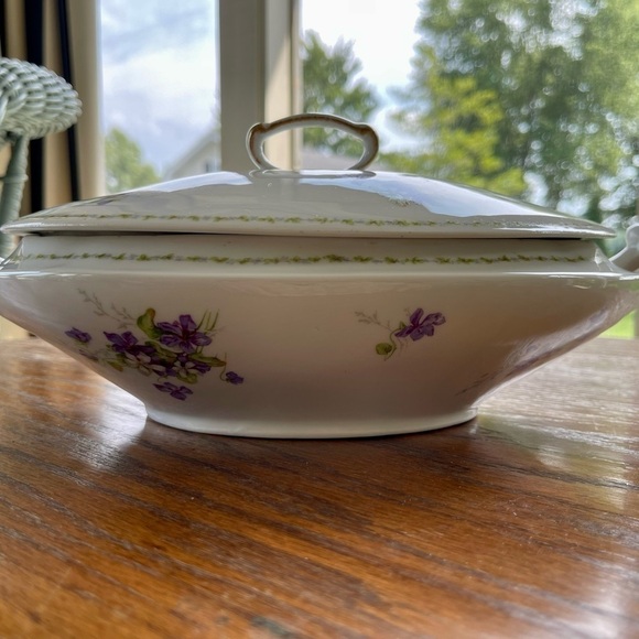 VINTAGE, B&T LIMOGES FRANCE, OVAL SERVING BOWL WITH LID. - Picture 16 of 16